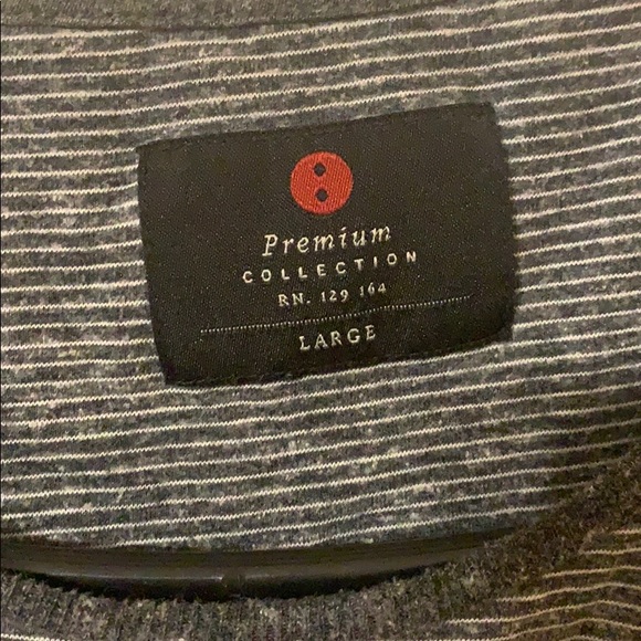 Large long sleeve - Picture 2 of 3